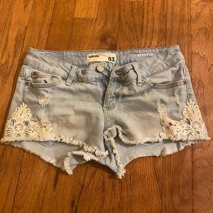 Garage Juniors Size 3 Light Blue Denim Shorts